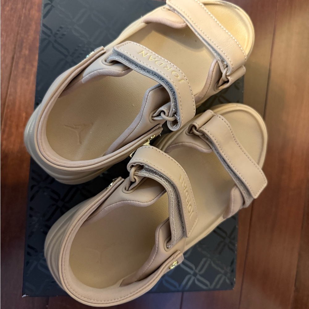 Jordan Deja Sandal in Brown and Metallic Gold
